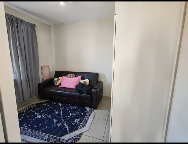 2 BEDROOM APARTMENT FOR SALE IN ESSENWOOD